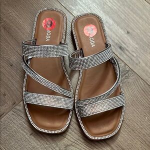 TOP Moda Silver Rhinestone Sandals